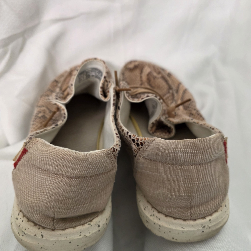 Hey Dude Wendy Python Light Rose - Picture 2 of 5